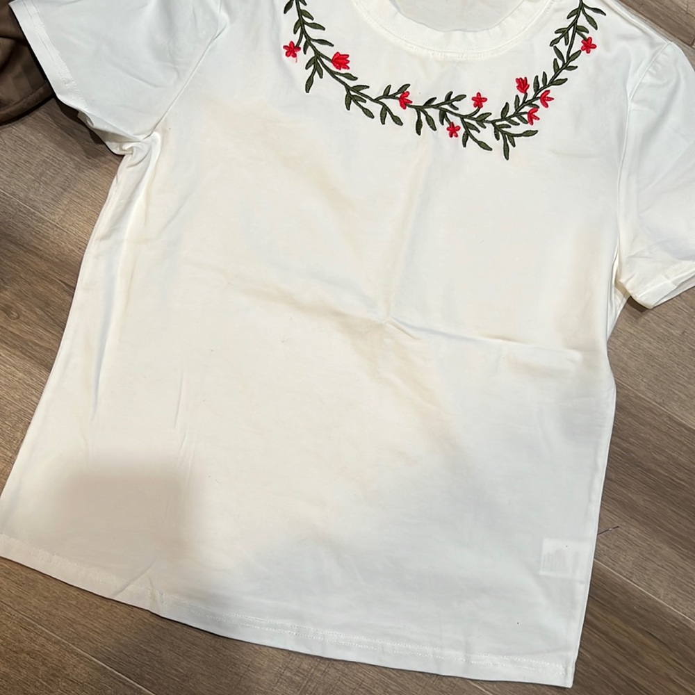 Embroidery t shirt, size XS